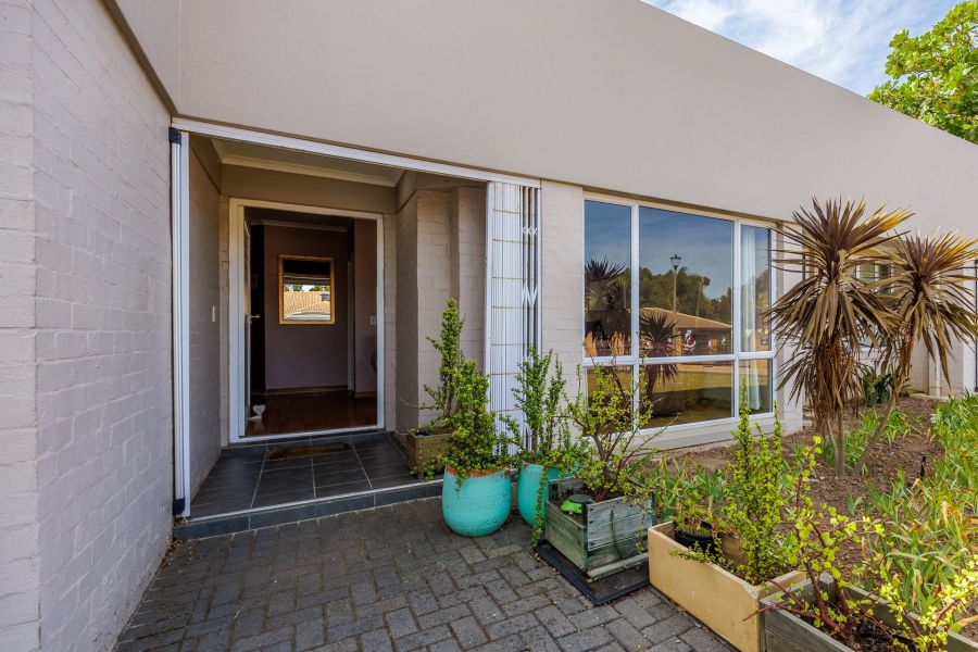 3 Bedroom Property for Sale in Aurora Western Cape